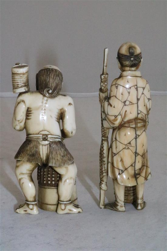 Two Japanese ivory figures, Meiji period, 10.3cm